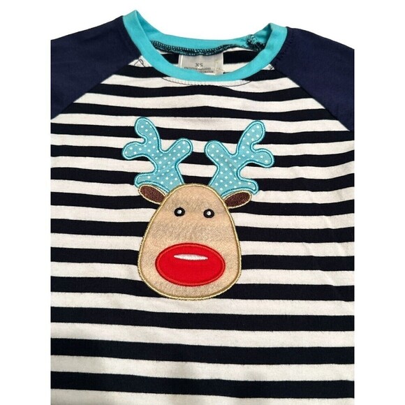 Honeydew Boutique Embroidered Holiday Reindeer Shirt size XS - Picture 2 of 5